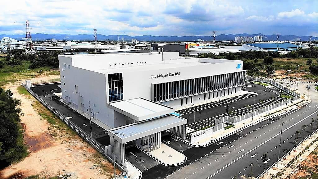 Industrial building in Malaysia with access roads and surrounding facilities